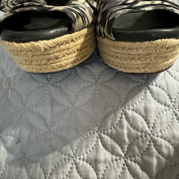 UGG Lucianna Espadrille Wrap Wedges Sz 8 - Picture 4 of 6